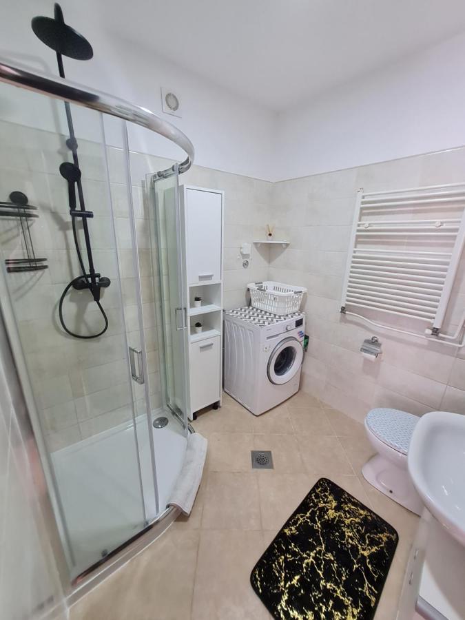 Studio Apartment City With Free Parking Пула Екстер'єр фото