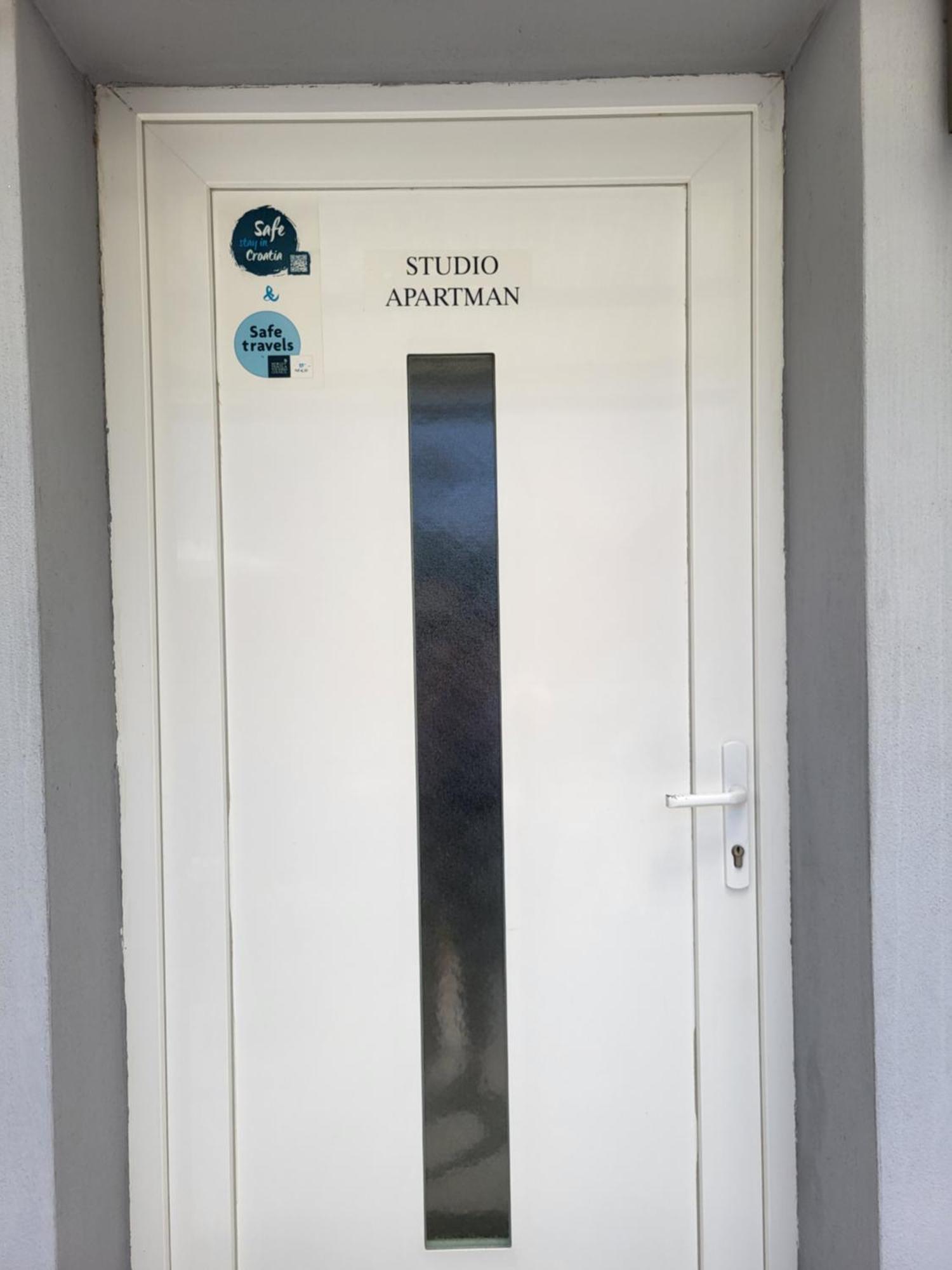 Studio Apartment City With Free Parking Пула Екстер'єр фото