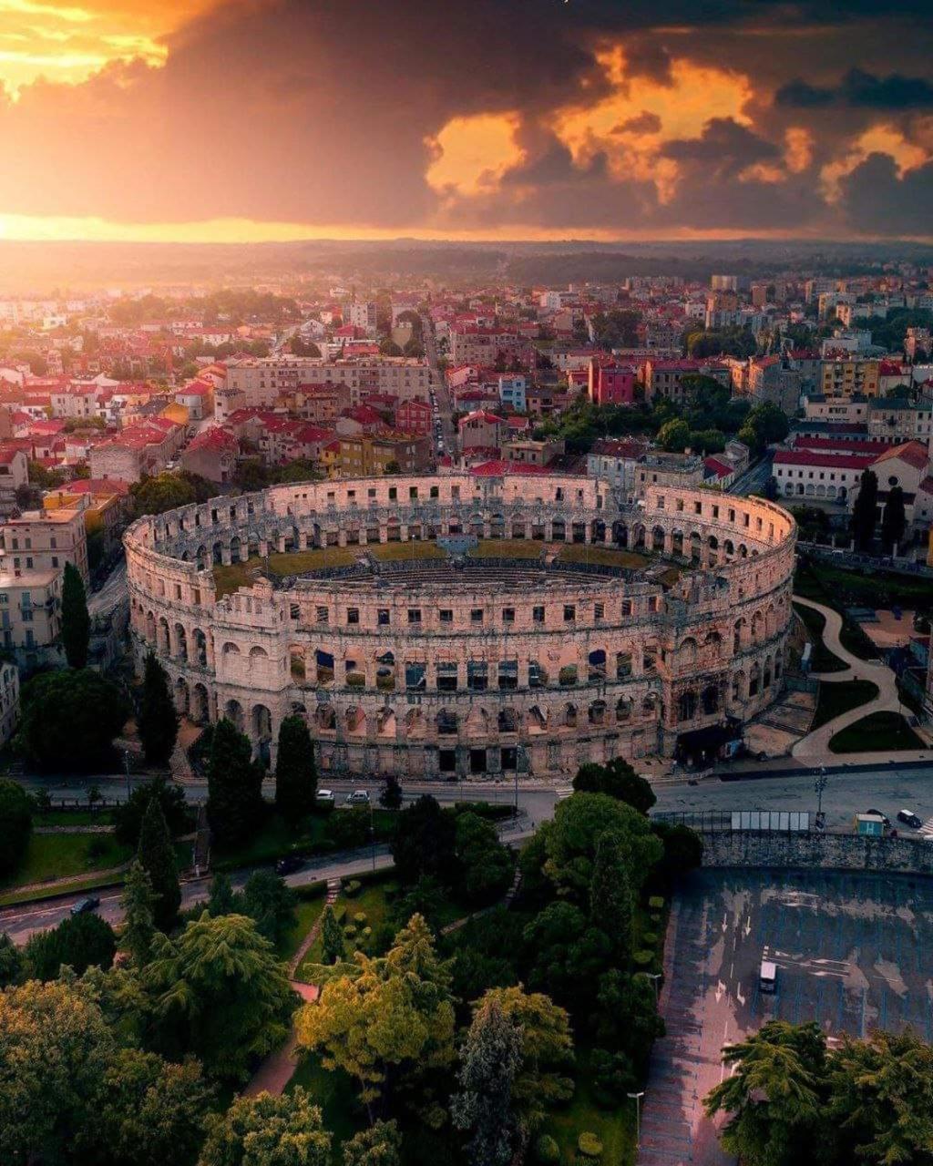 Studio Apartment City With Free Parking Пула Екстер'єр фото