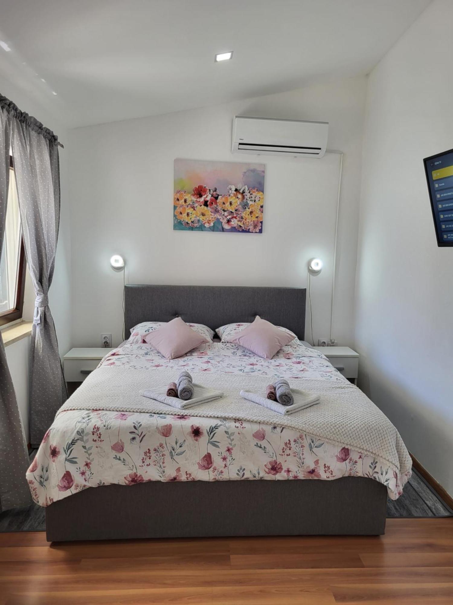 Studio Apartment City With Free Parking Пула Екстер'єр фото